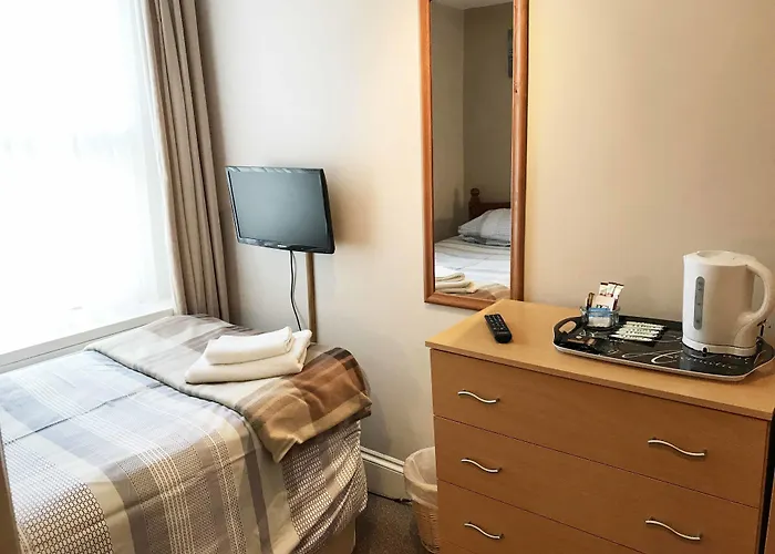 Esk Vale Guest House Portsmouth