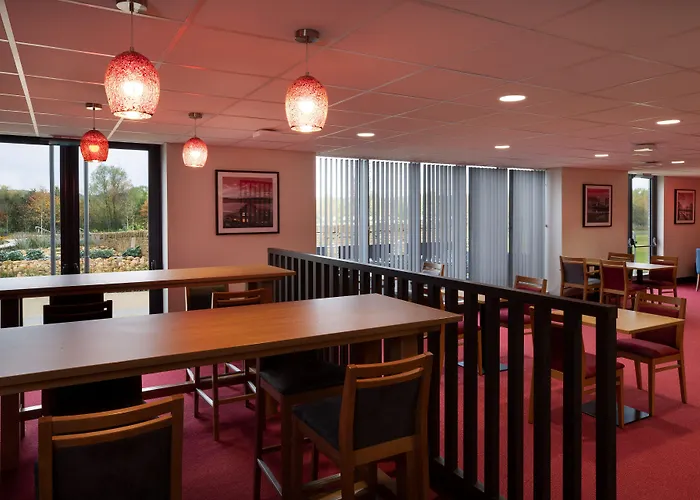 Ramada By Wyndham Leeds East Hotel