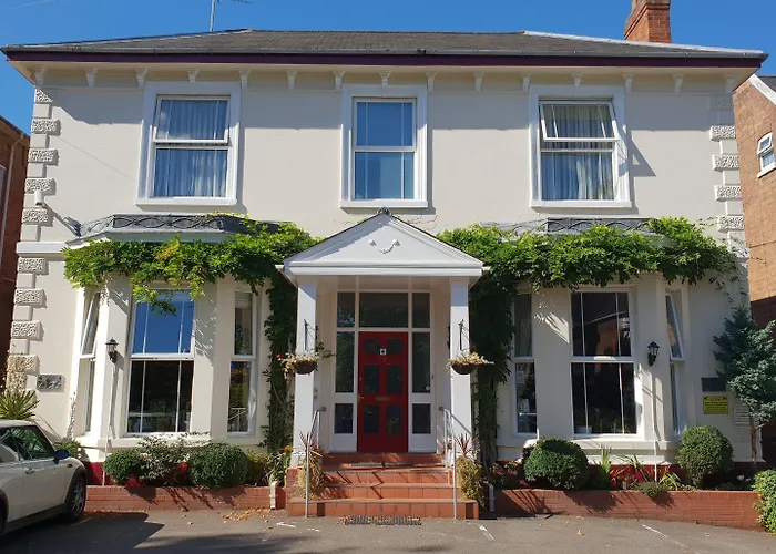 Victoria Park Lodge Leamington Spa