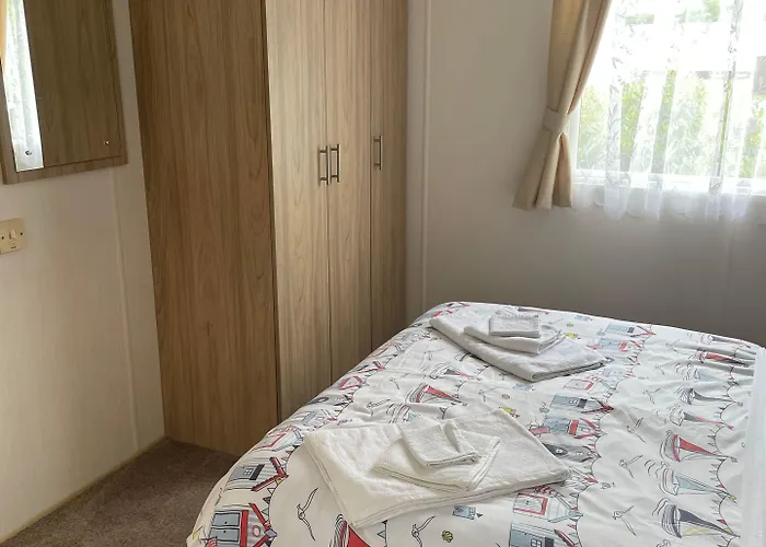 Parkdean Static Caravan On Cherry Tree Holiday Park Great Yarmouth