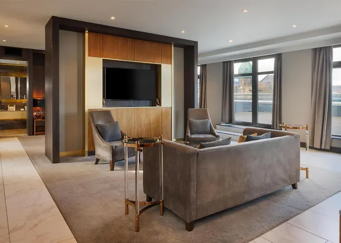 Doubletree By Hilton Belfast City Ten Square