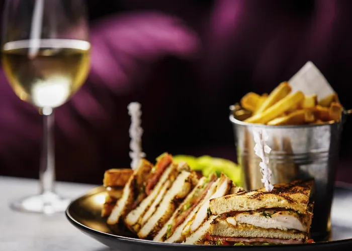 Mercure York Fairfield Manor Hotel