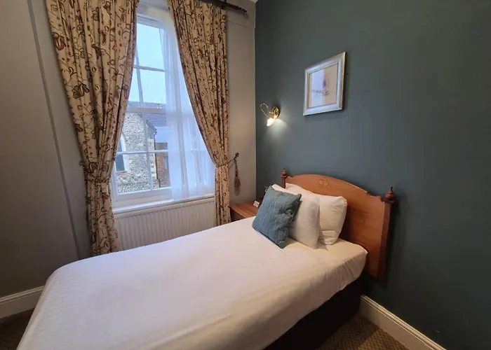 Warren Lodge Shepperton