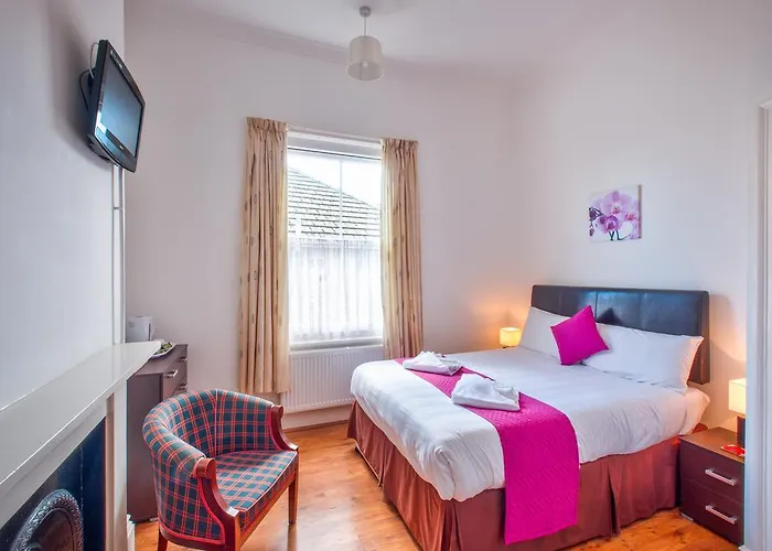 Lyndhurst House Sandown