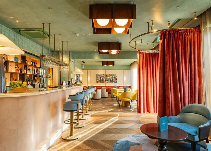 Doubletree By Hilton London Victoria Hotel