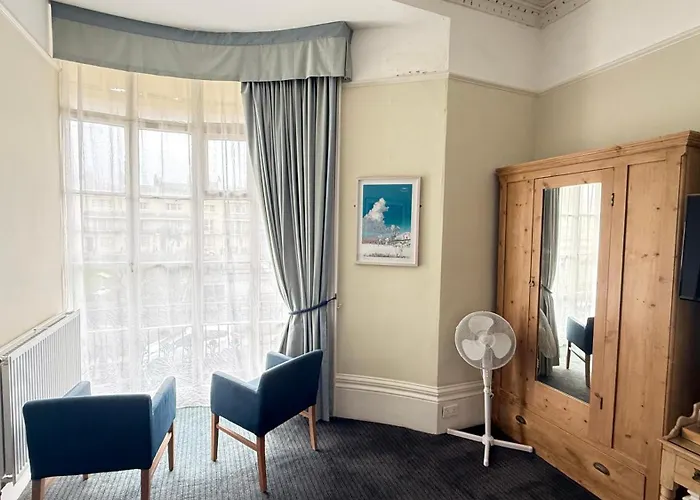 Brighton House Hotel