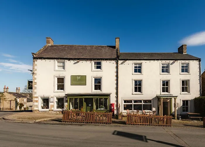 Middleham Hotels