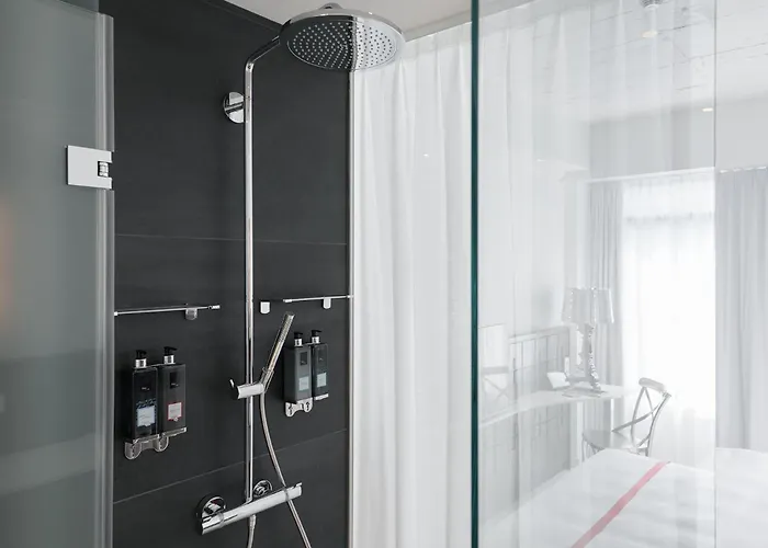 Ruby Zoe Hotel London By Ihg