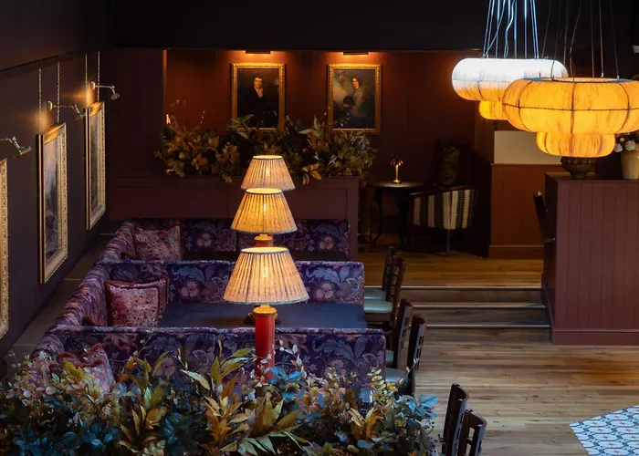 Romsey Hotels