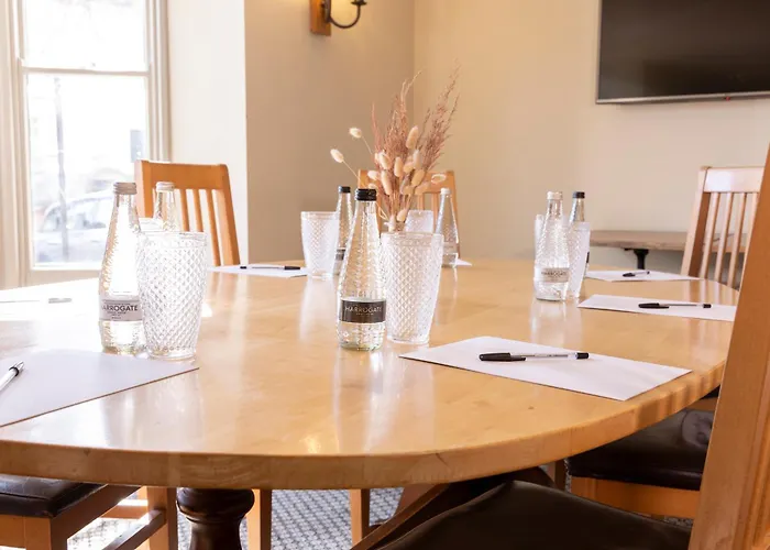 Kenilworth Hotels