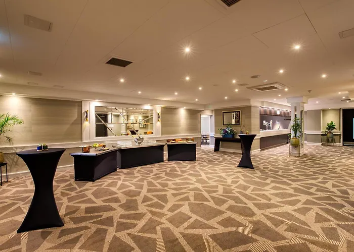 Doubletree By Hilton London Ealing Hotel