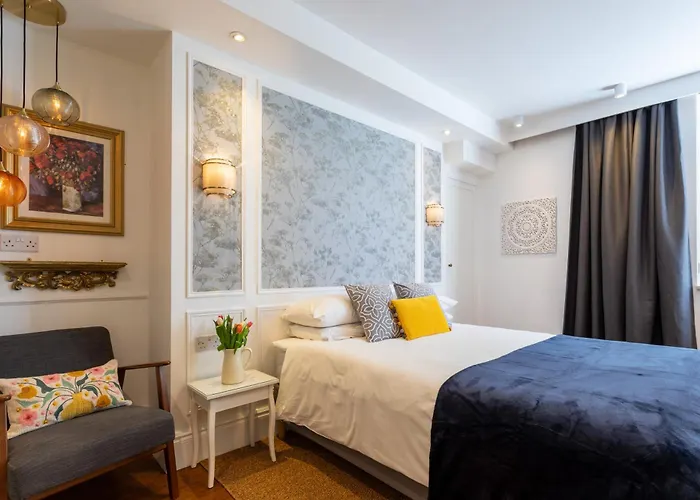 Ferndale Mews Bed & Breakfast Bristol
