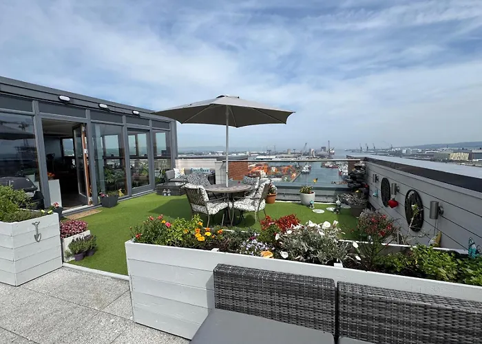 James Clow Bed & Breakfast & Apartments Belfast
