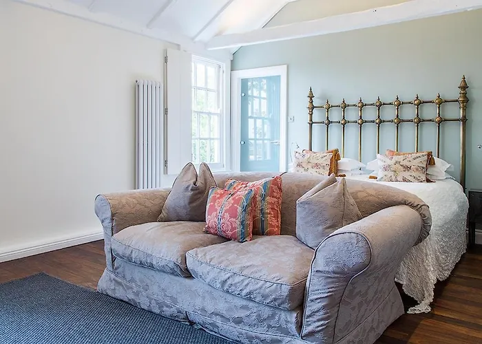 Horndon-on-the-Hill Hotels