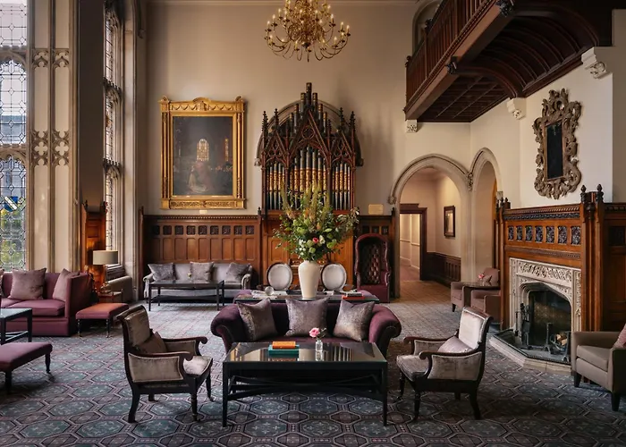 Redhill (Surrey) Hotels