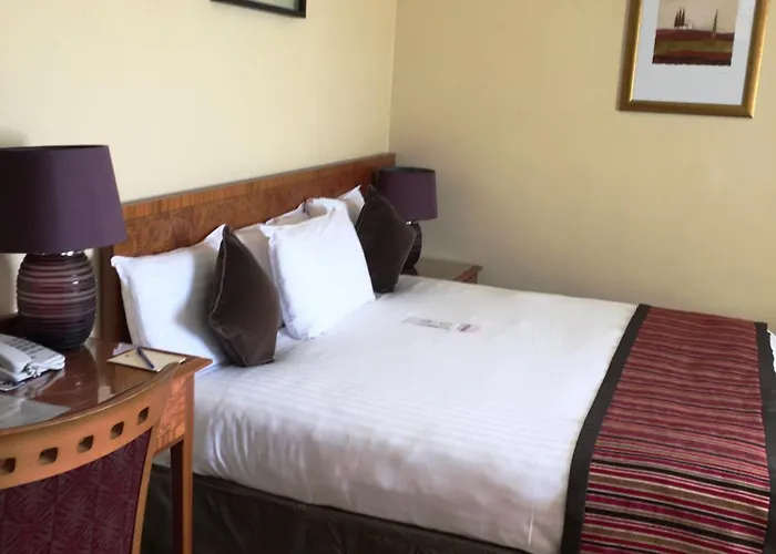 The Royal Chace Hotel Enfield