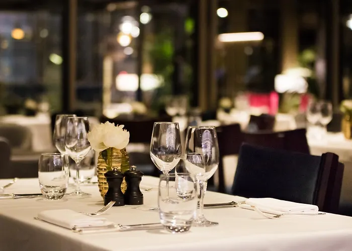 Devonshire Club & Hotel London
