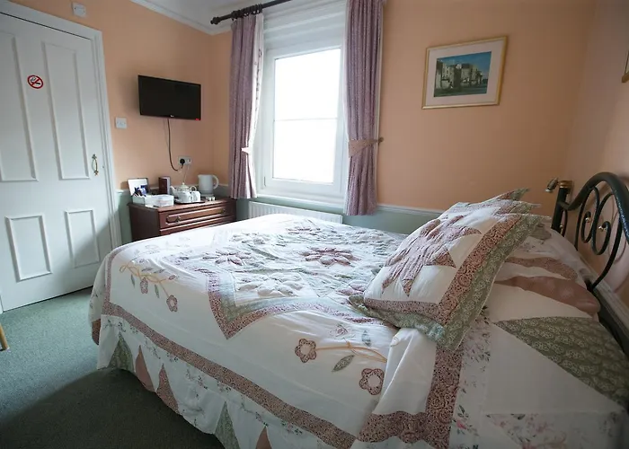 Rosemead Guest House Horley 