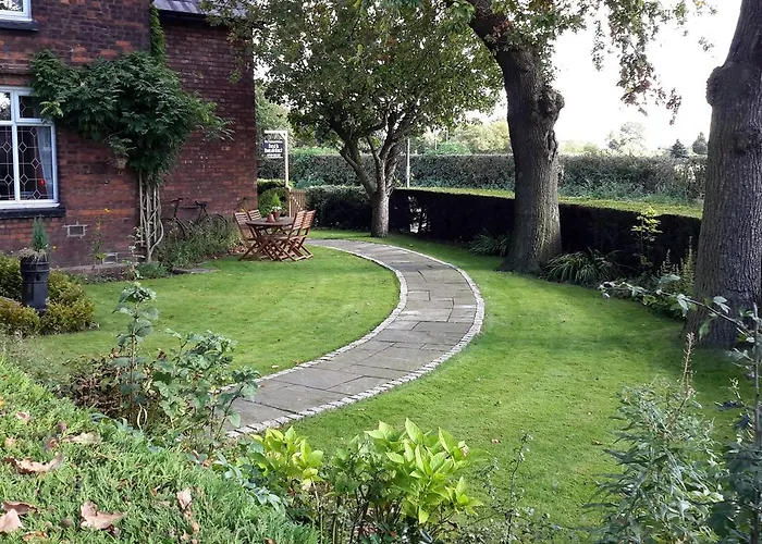 The School House Bed & Breakfast Warrington 