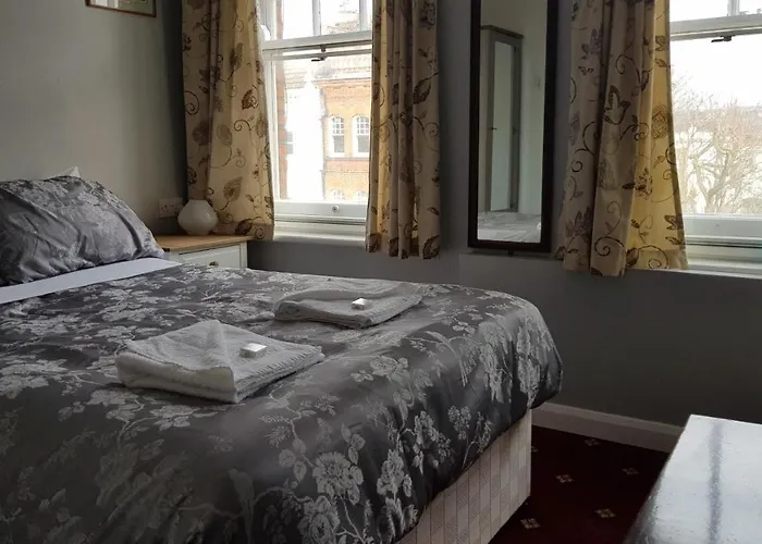 Oakley Hotel London