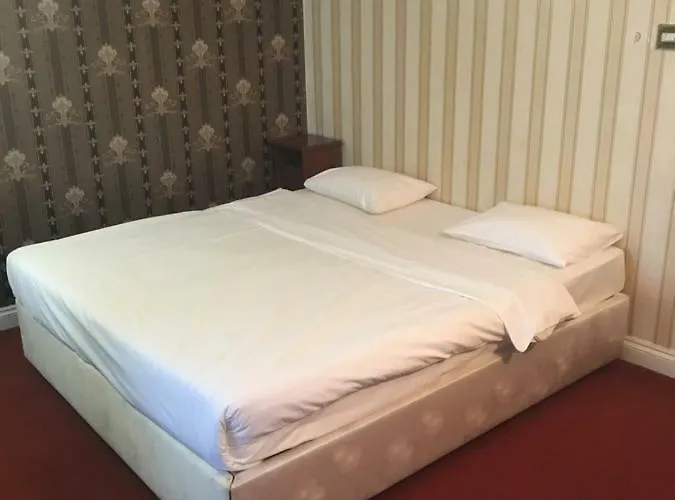 Sparkle Hotel Quinton