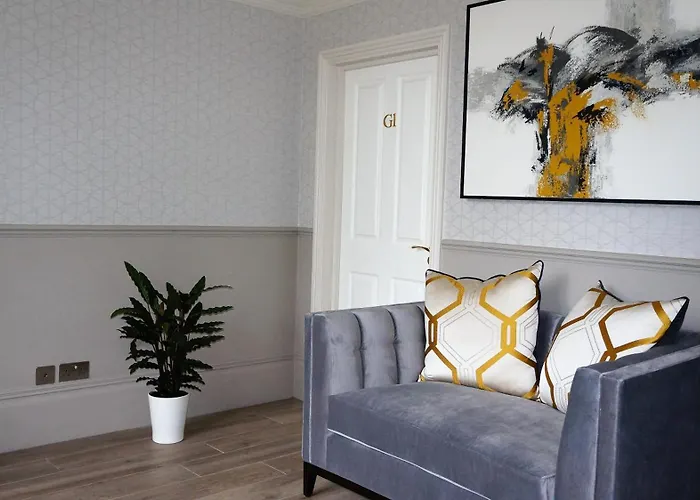 The Lawn Guest House Gatwick Horley 