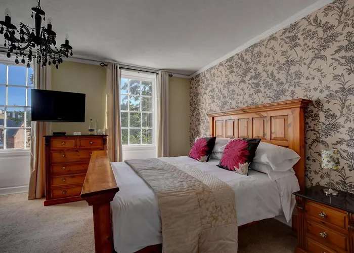 White Linen Whitby, Room Only