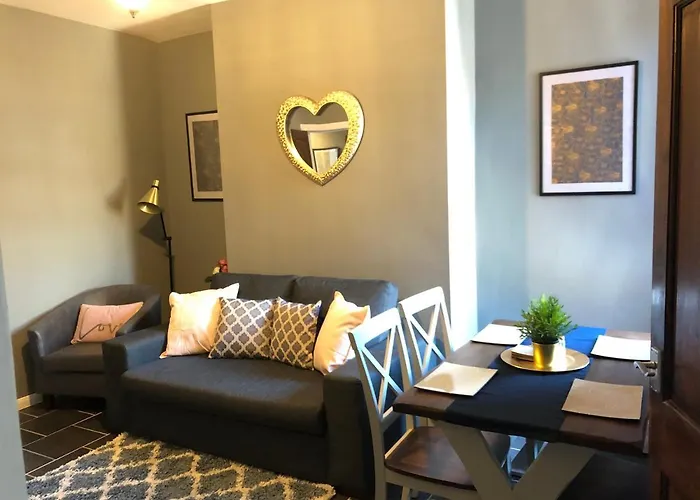 1. Stylish Private Double Room Near Manchester City Centre