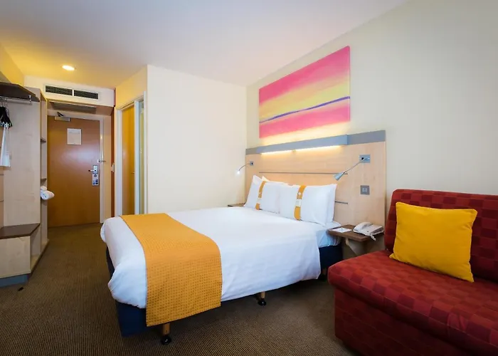 Holiday Inn Express Aberdeen - Bridge Of Don